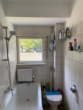 Badezimmer - Charmante vermietete 2-Zimmer-Wohnung als Kapitalanlage – mit separatem Hobbyraum