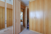 Ankleidezimmer - Modernes Einfamilienhaus in ruhiger Lage – Traumhaus mit Gartenparadies