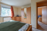 Schlafzimmer - Modernes Einfamilienhaus in ruhiger Lage – Traumhaus mit Gartenparadies